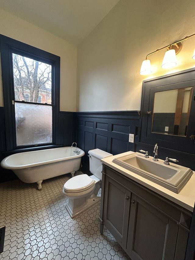 Building Photo - 644 Dayton St