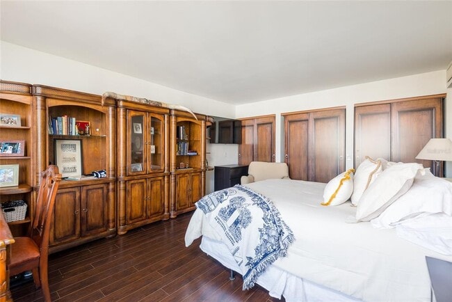 Building Photo - 5700 Mariner St