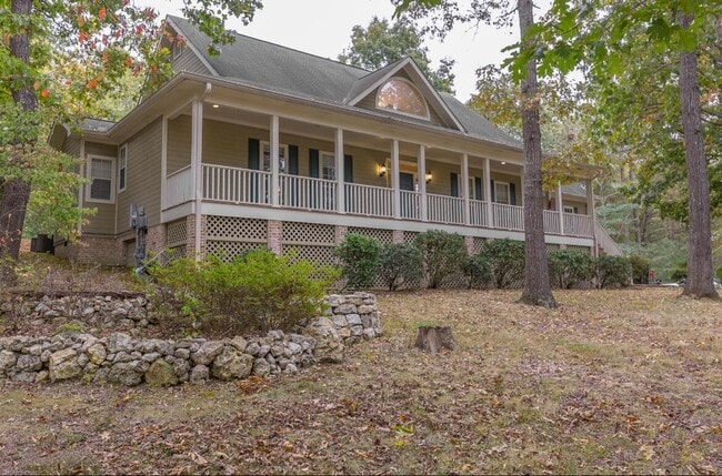 Building Photo - 205 Hidden Trace Dr