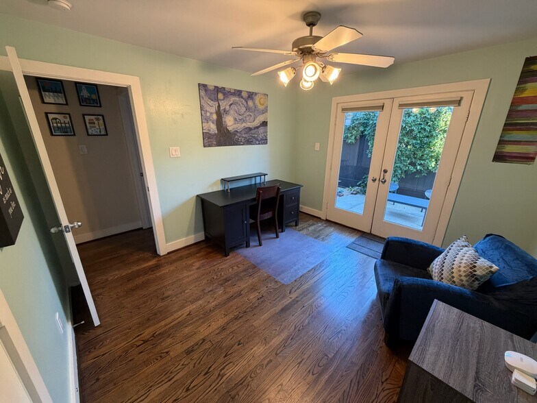 Building Photo - 5810 Darling St