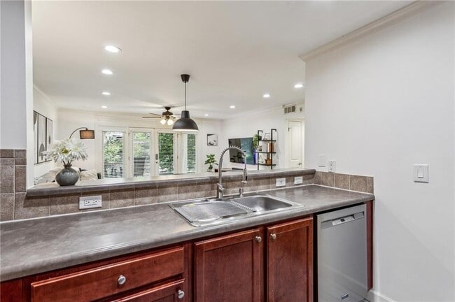 Building Photo - 3650 Ashford Dunwoody Rd NE