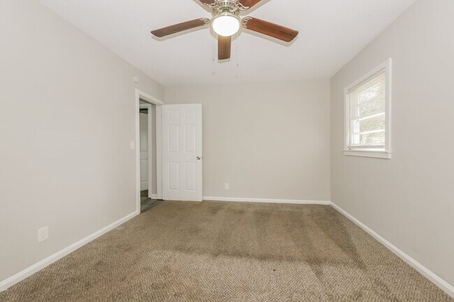 Building Photo - 4533 Sentry St