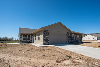 Building Photo - 624 McKay Way