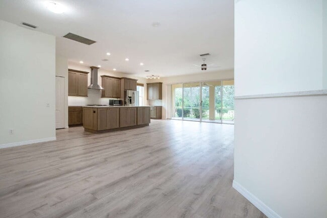 Building Photo - 8419 Whispering Woods Ct