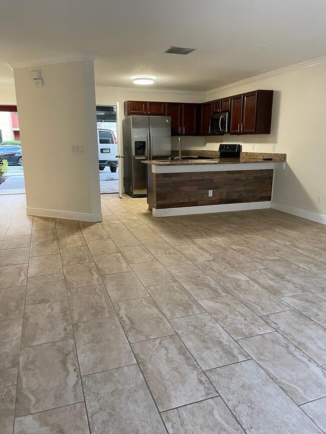 Building Photo - 673 Cresting Oak Cir