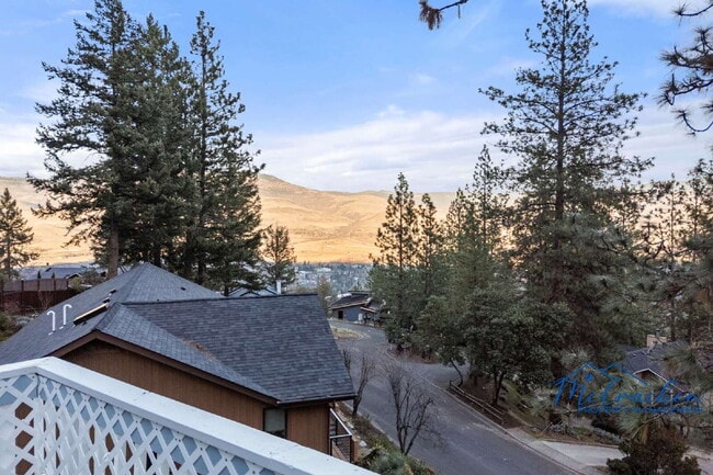 Building Photo - 525 Ashland Loop Rd