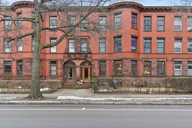 Building Photo - 1797 Beacon St