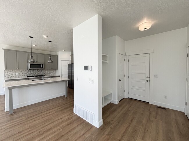 Building Photo - 6086 W Esker Terrace Ln