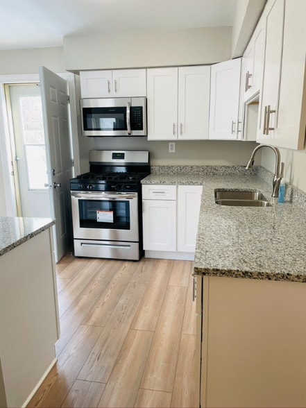 Building Photo - 1612 S Madison St