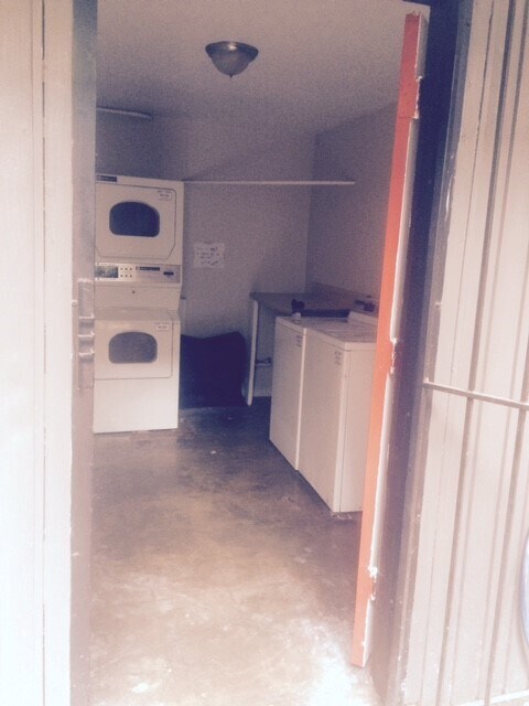 Primary Photo - 502 W Alabama St