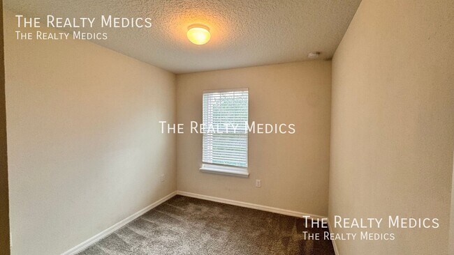 Building Photo - 1375 Painted Bunting Ave