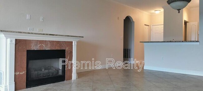 Building Photo - 2724 Via Murano