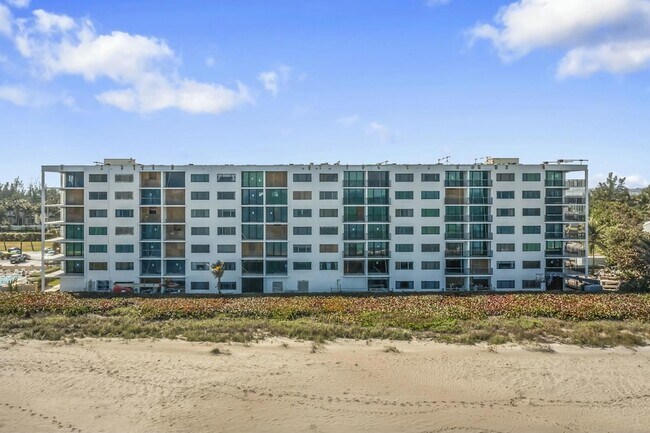 Building Photo - 10152 S Ocean Dr