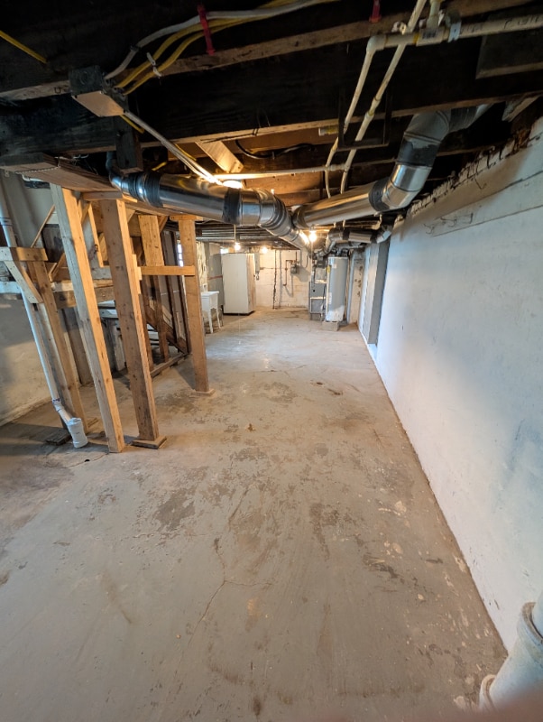 Building Photo - 4081 E 104th St