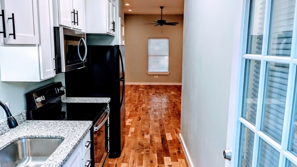 Building Photo - 919 Hendricks Ave