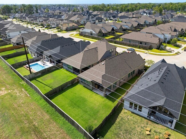 Building Photo - 10722 Hidden Rock Dr