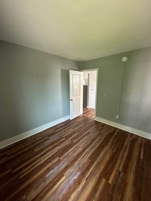 Building Photo - 55 Chase St