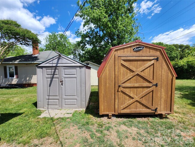 Building Photo - 127 Poplar St