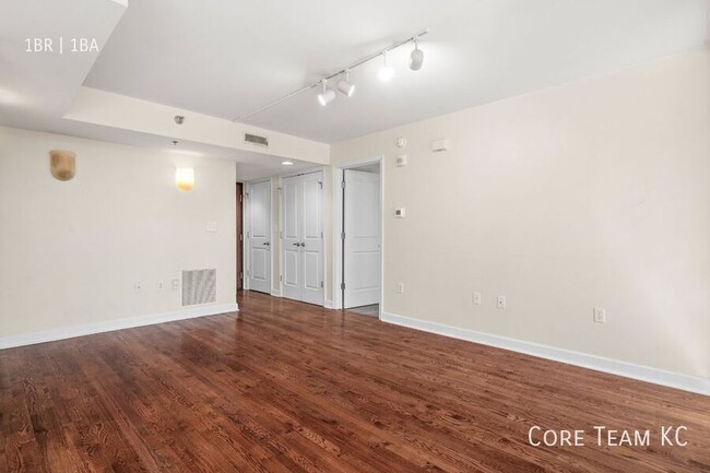 Building Photo - 600 Admiral Blvd