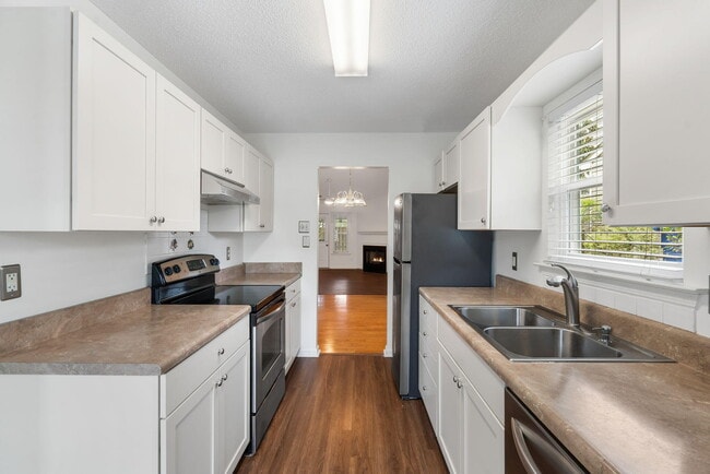 Building Photo - 115 Chloe Ln