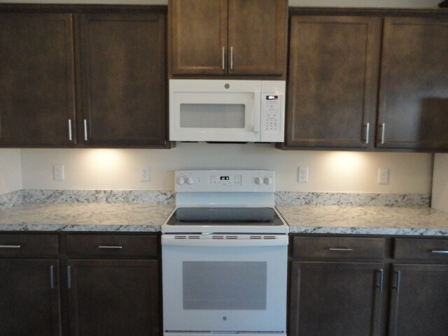 Building Photo - 6607 Blue Ridge Ct