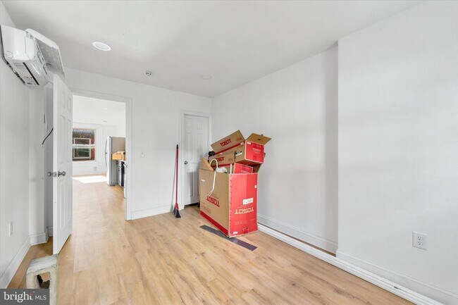 Building Photo - 2046 S Norwood St