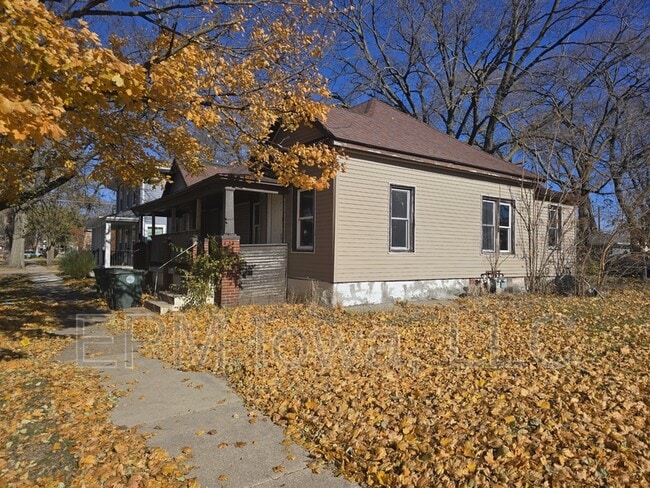 Primary Photo - 206 Clay St