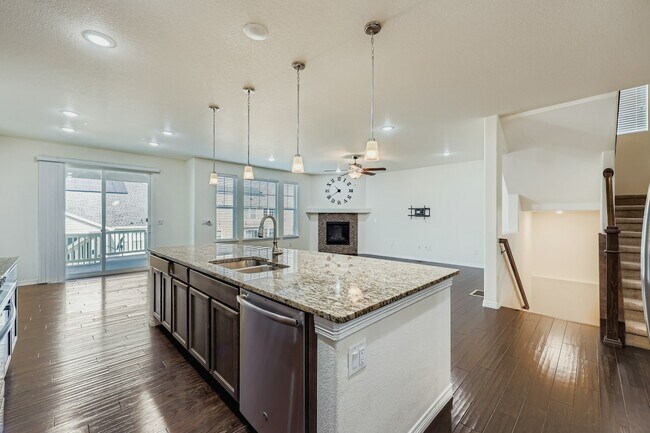 Building Photo - 14810 Vienna Cir