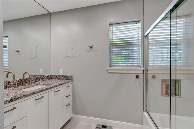 Building Photo - 6522 Willow Ln