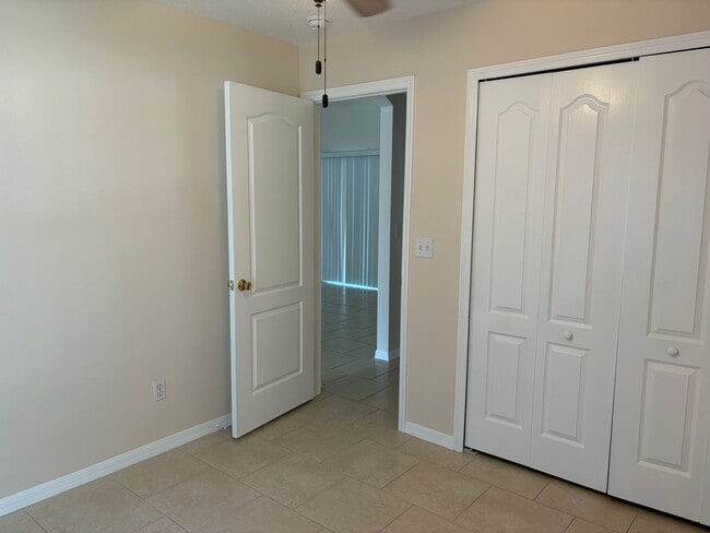 Building Photo - Spacious 3 Bd 2 Bth Home Available Now in Minneola!