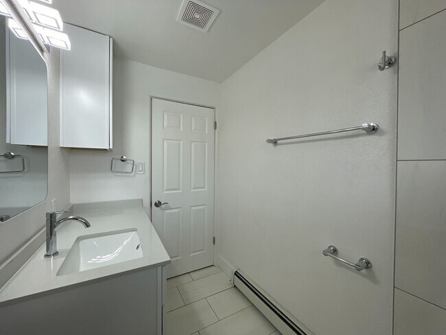 Building Photo - 770 Vrain St