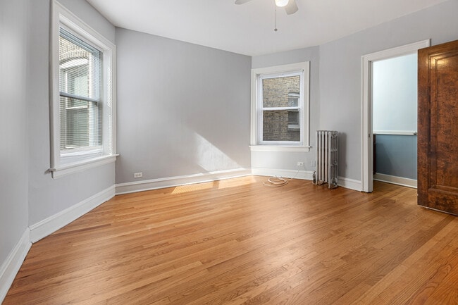 Building Photo - 6549 N Mozart St