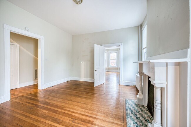 Building Photo - 3127 W Franklin St