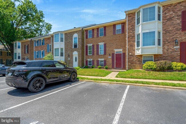 Building Photo - 7065 Leewood Forest Dr