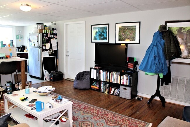 Building Photo - Downtown Apartment
