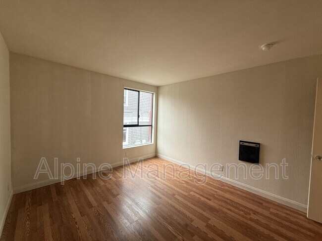 Building Photo - 2632 Warring St