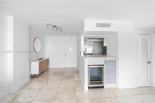 Building Photo - Mirador 1000 Condo