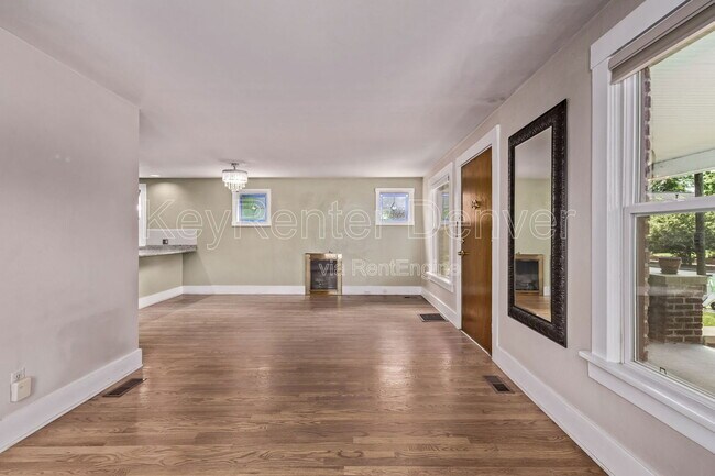 Building Photo - 4654 N Bryant St