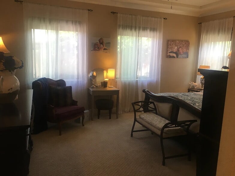 Master Bedroom - 1098 Columbus Way