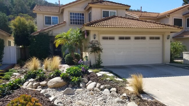 Building Photo - 10993 Avenida de los Lobos