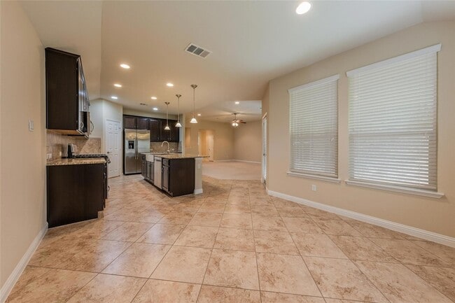 Building Photo - 1920 Mary Ella Dr