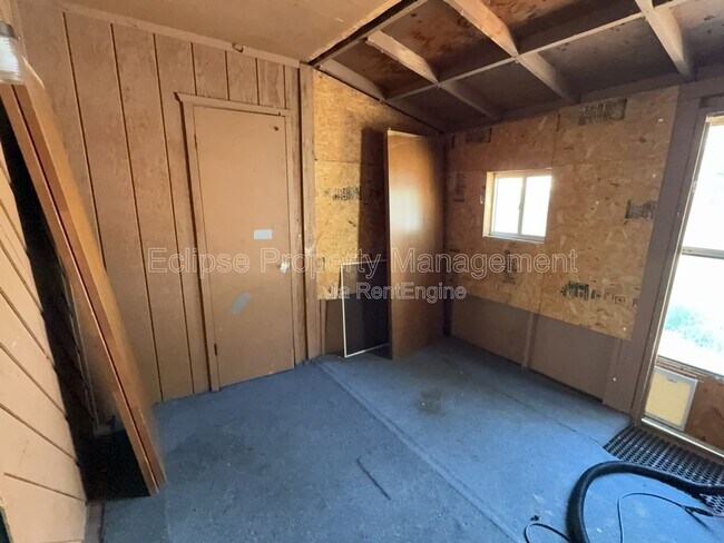 Building Photo - 3228 White Ave