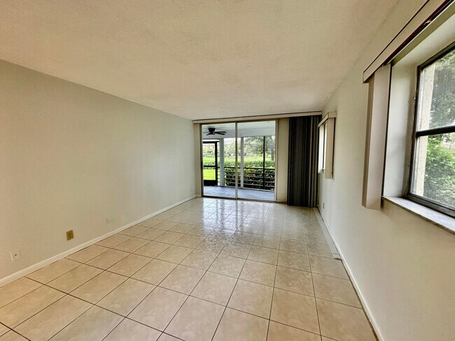Building Photo - 23099 Barwood Ln N