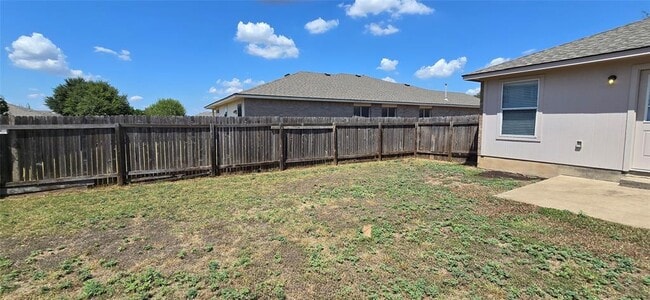 Building Photo - 911 Remington Dr
