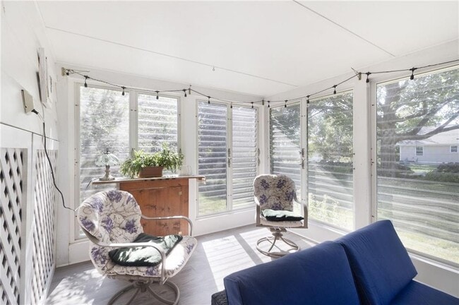 Building Photo - 27 Westwood Dr