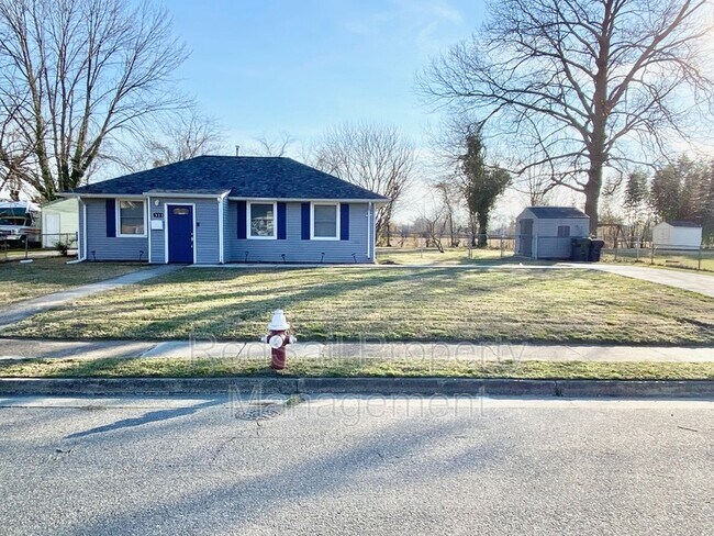 Building Photo - 323 Roane Dr