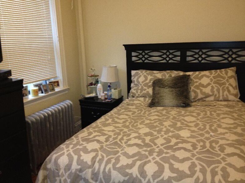 Building Photo - 58 Queensberry St