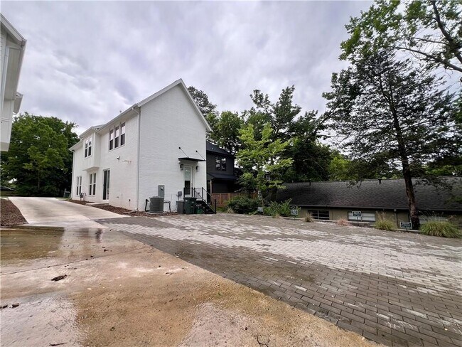Building Photo - 251 S Church Ave