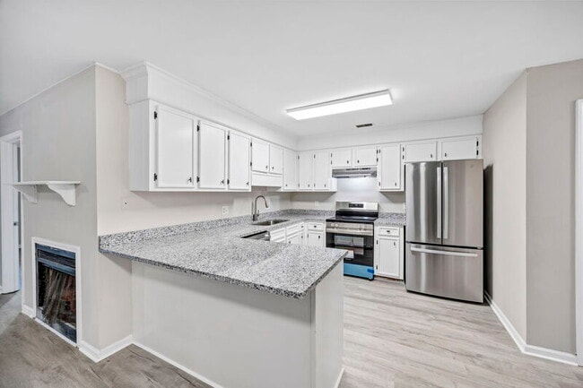 Building Photo - 313 Friarsgate Blvd