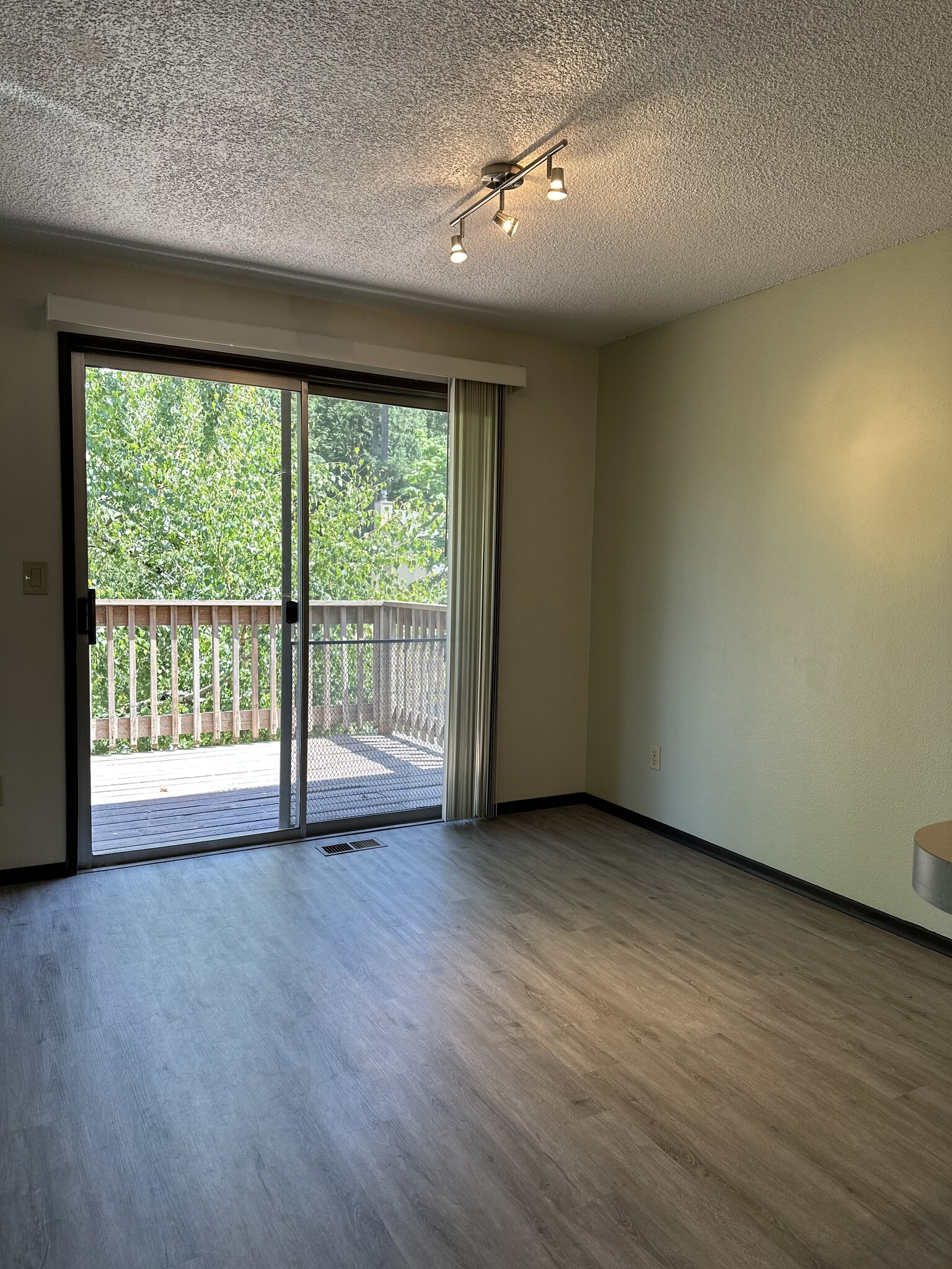 Building Photo - 8617 SW 49th Ave